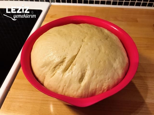 Börek Tadında Peynirli Poğaça