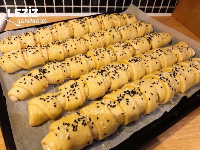 Börek Tadında Peynirli Poğaça