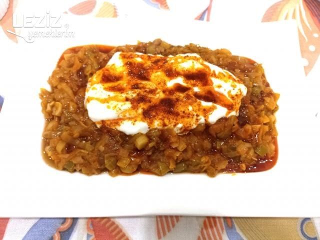 Sarımsaklı Yoğurtlu Pırasa Kavurması