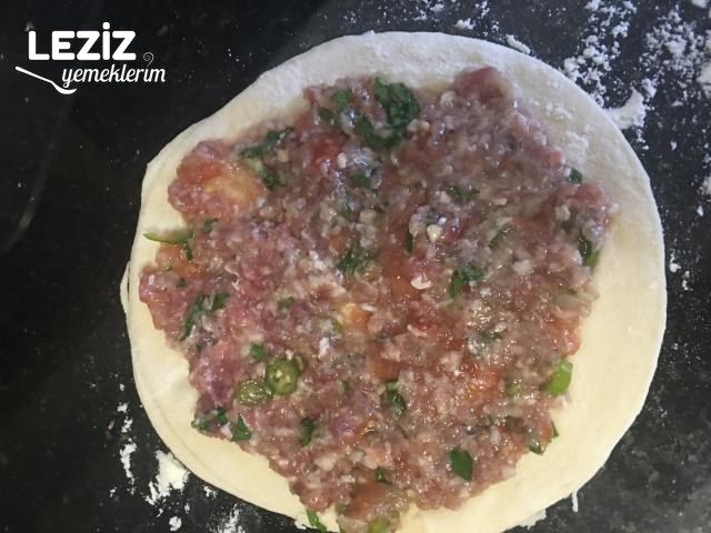 Pileli Kıymalı Pide Nasıl Yapılır