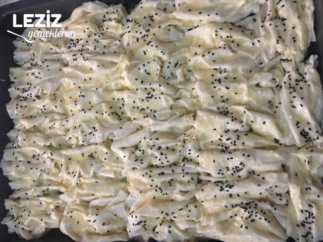 Karışık Peynirli Kırma Börek