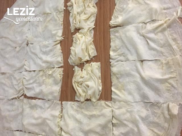 Karışık Peynirli Kırma Börek