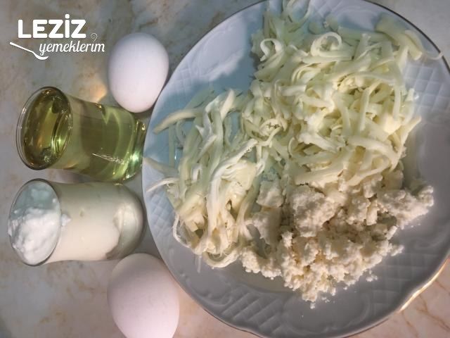 Karışık Peynirli Kırma Börek