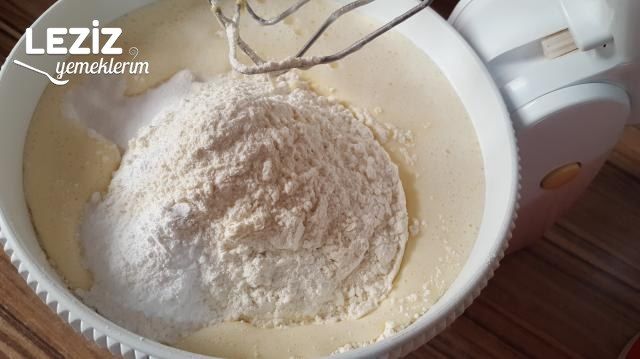 Bol Limonlu Ve Vişneli Borcam Keki