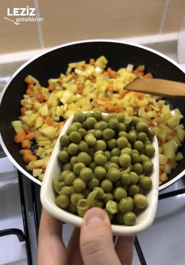 Kaşarlı Sucuklu Enginar Tarifi