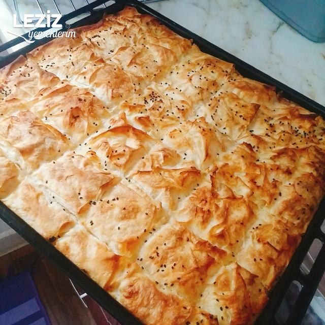 Kaymaklı Tepsi Böreği (Mükemmel Lezzet)