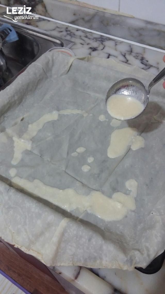 Kaymaklı Tepsi Böreği (Mükemmel Lezzet)