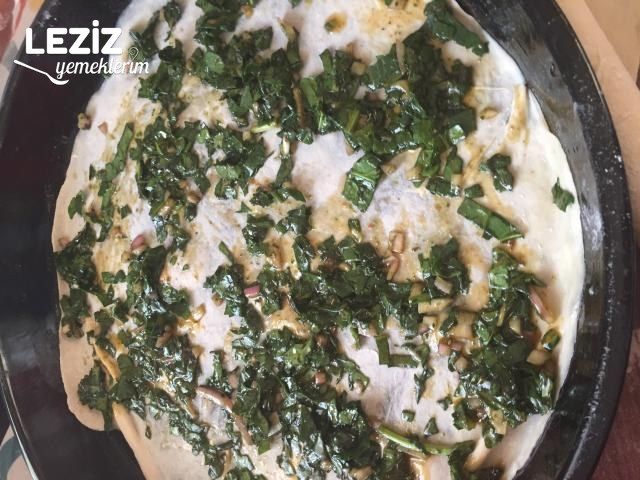 El Açma Ispanaklı Börek