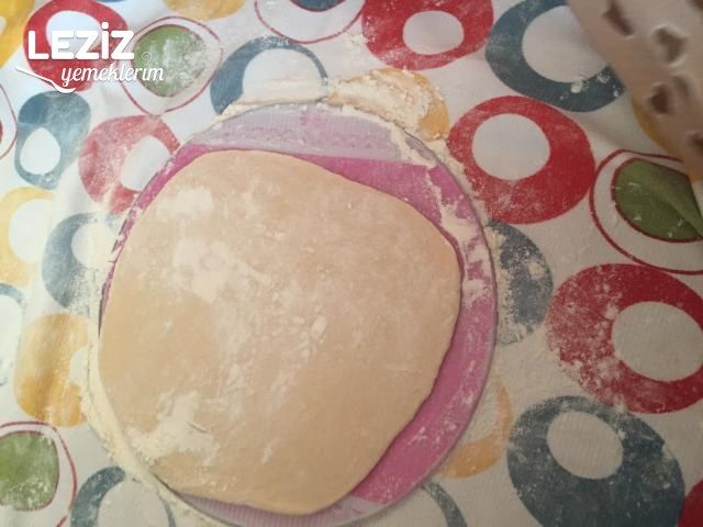 El Açma Ispanaklı Börek