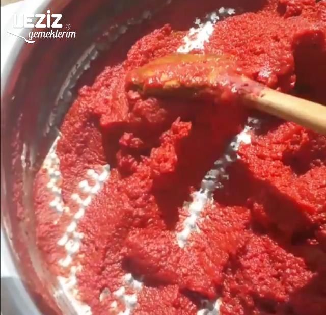 Ev Yapımı Domates Salçası