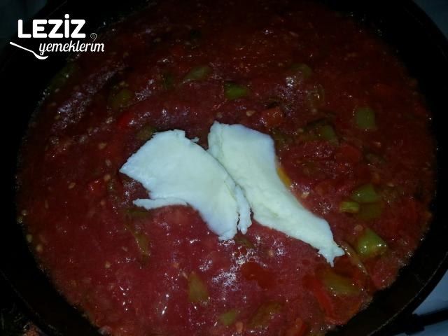 Kırmızı Biber Eşliğinde Menemen