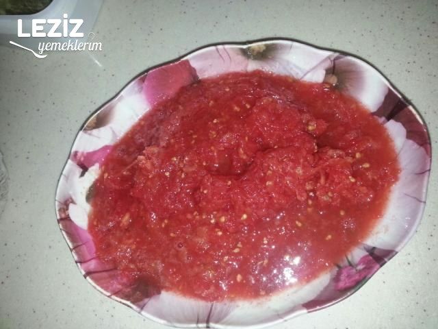 Kırmızı Biber Eşliğinde Menemen