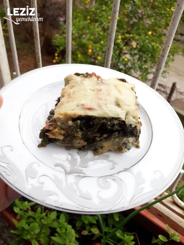 Beşamel Soslu Ispanak Yemeği