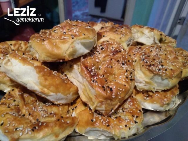 Ispanaklı Peynirli Nefis Börek