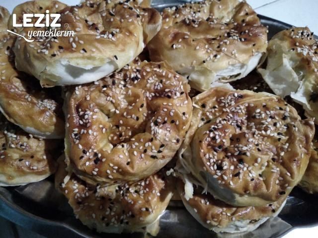 Ispanaklı Peynirli Nefis Börek