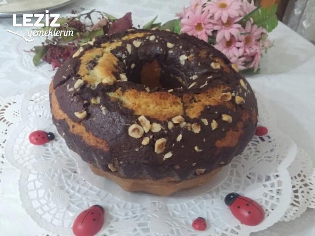 Yumuşacık İki Renkli Anne Keki