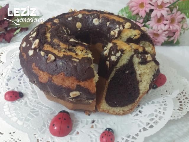 Yumuşacık İki Renkli Anne Keki