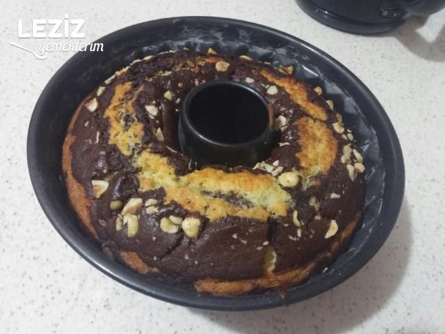 Yumuşacık İki Renkli Anne Keki