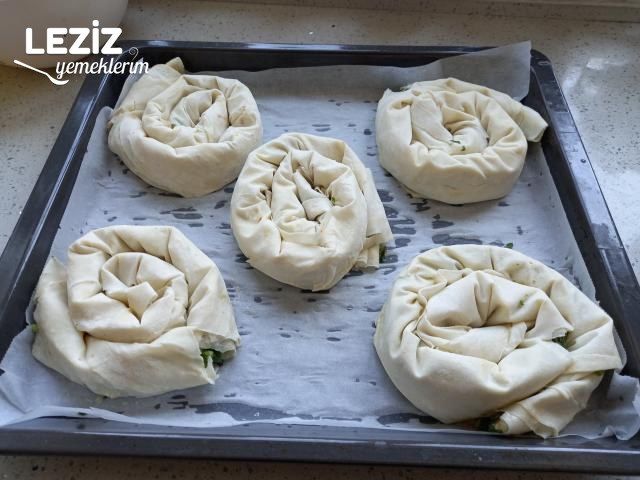 Çıtır Çıtır Otlu Sarma Börek