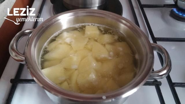 Yoğurtlu Bulgurlu Patates Köftesi