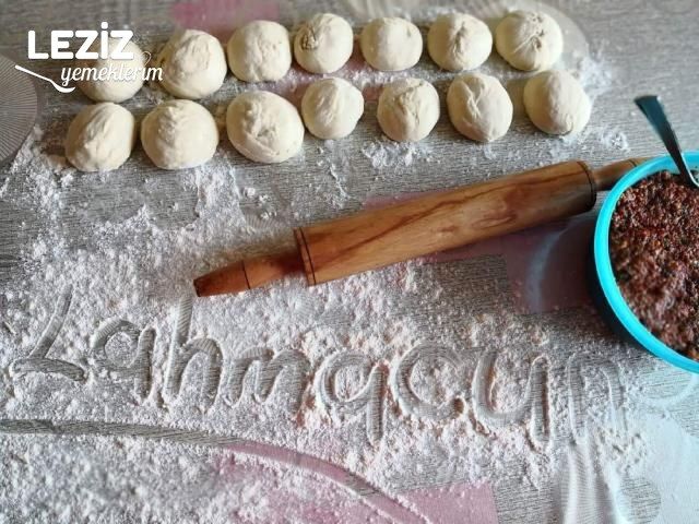 Ev Yapımı Miss Gibi Lahmacun (Kesinlikle Tavsiye Ederim)