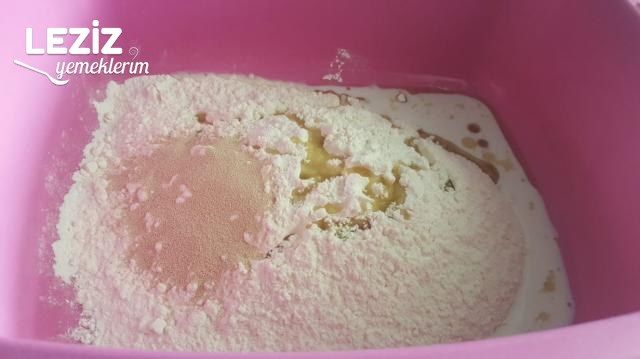 Kıymalı Kaşarlı Pide Nasıl Yapılır?