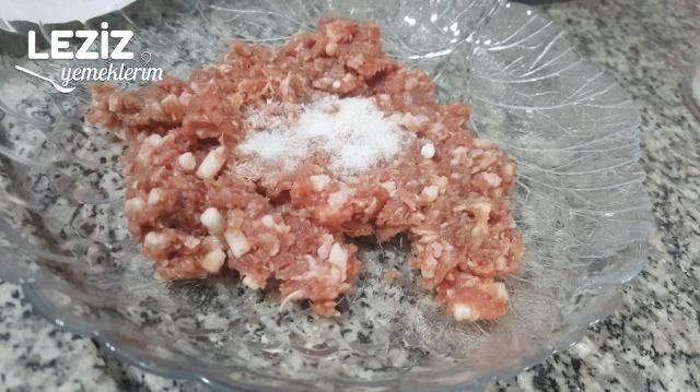 Kıymalı Kaşarlı Pide Nasıl Yapılır?