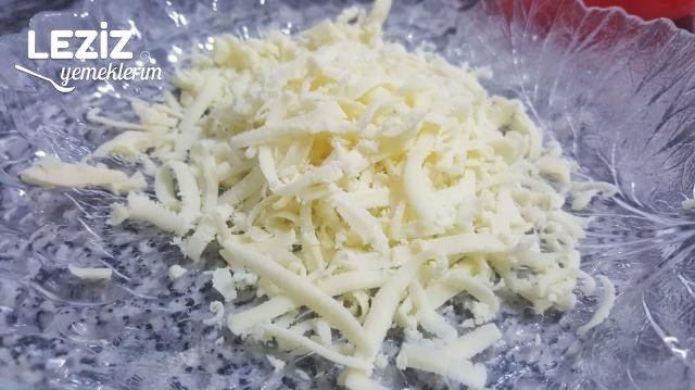 Kıymalı Kaşarlı Pide Nasıl Yapılır?