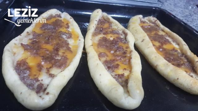 Kıymalı Kaşarlı Pide Nasıl Yapılır?