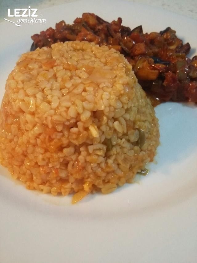 Domatesli Bulgur Pilavı Nasıl Yapılır