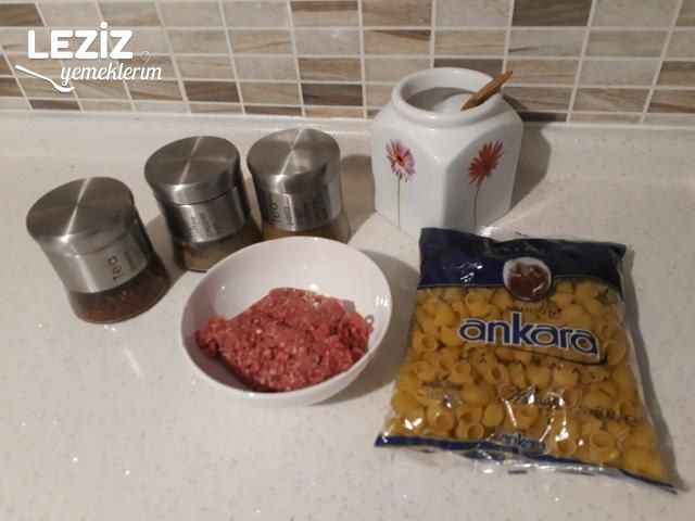 Makarna İle Yalancı Mantı