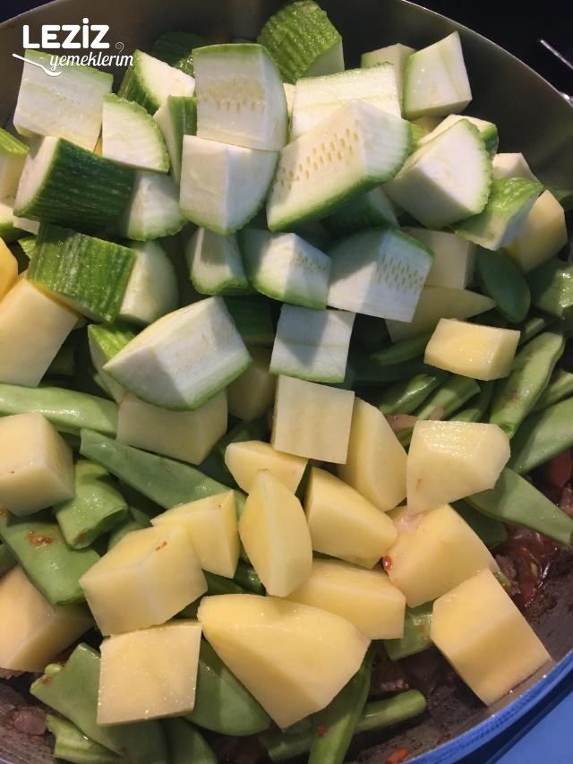 Etli Türlü Yemeği