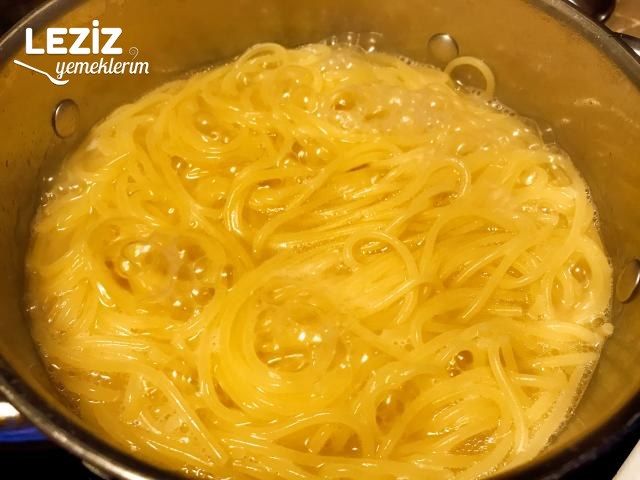 Bolonez Soslu Spagetti Tarifi