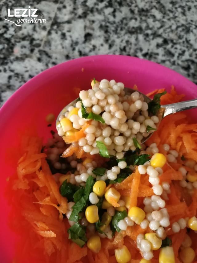 Mısırlı Havuçlu Kuskus Salatası