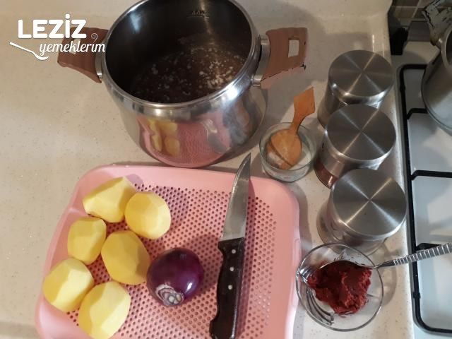 Nefis Etli Patates Yemeği