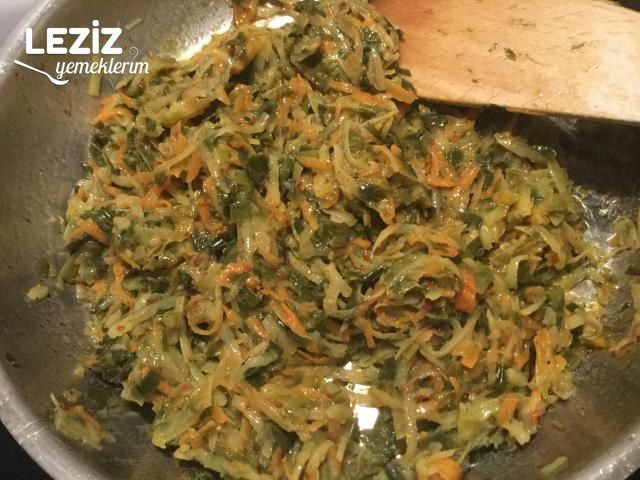 Pırasalı Börek Tarifi (Fotoğraflı Anlatım)