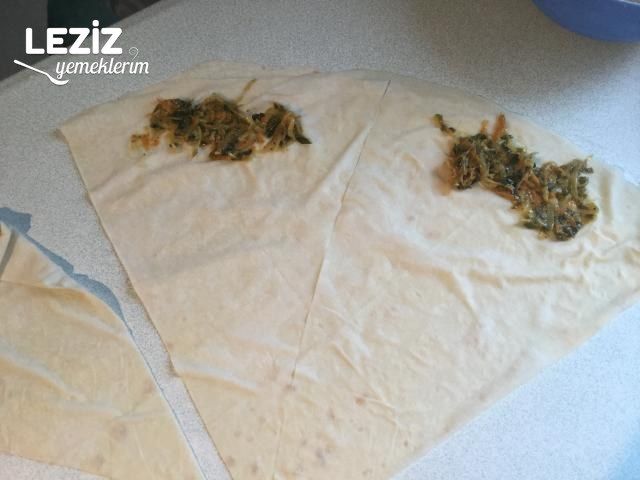 Pırasalı Börek Tarifi (Fotoğraflı Anlatım)