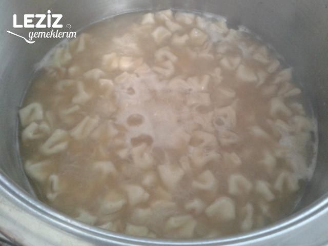 Yoğurtlu Mantı Çorbası