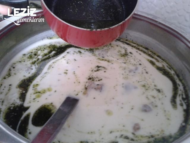 Yoğurtlu Mantı Çorbası