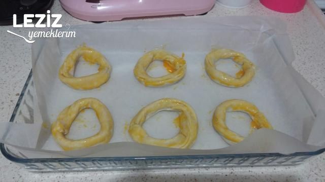 Çıtır Çıtır Kaşarlı Milföy Simit