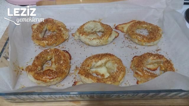 Çıtır Çıtır Kaşarlı Milföy Simit