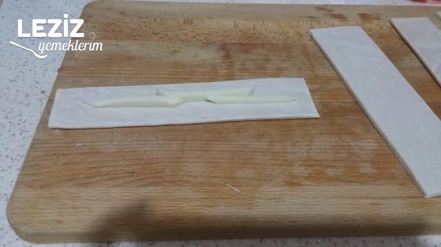 Çıtır Çıtır Kaşarlı Milföy Simit