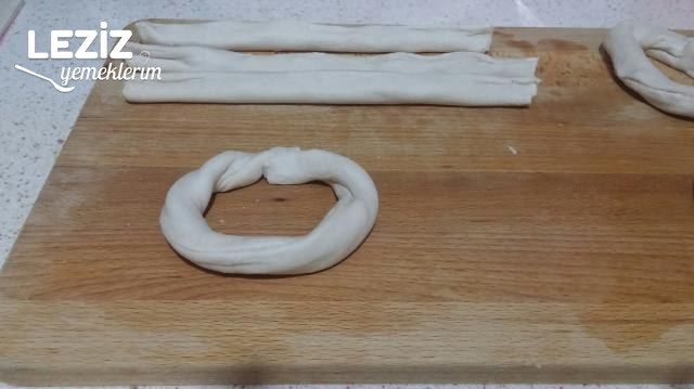 Çıtır Çıtır Kaşarlı Milföy Simit