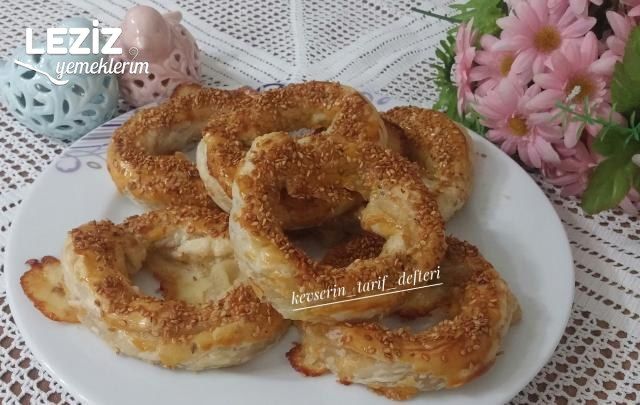 Çıtır Çıtır Kaşarlı Milföy Simit