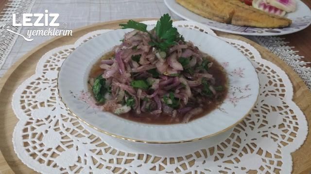 Nefis Soğan Salatası Tarifi