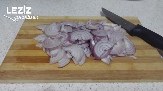 Nefis Soğan Salatası Tarifi