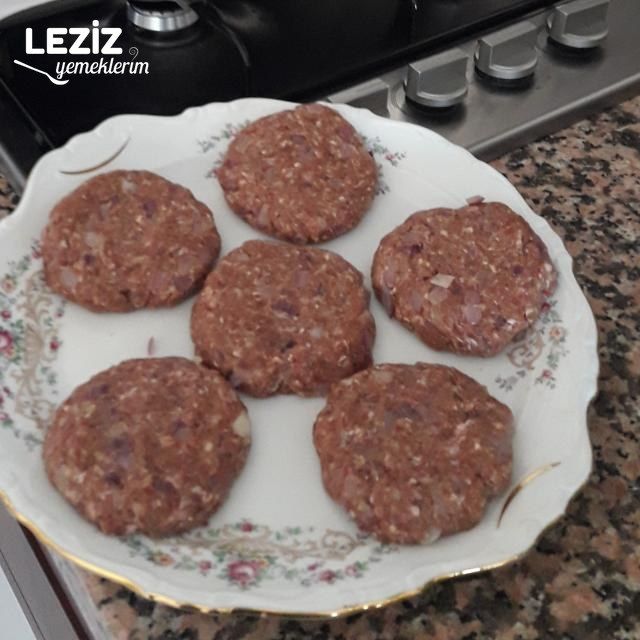 Ev Yapımı Çemenli Hamburger