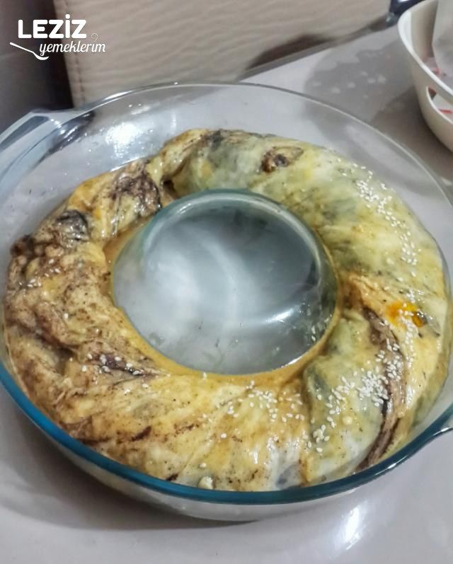 Kek Kalıbında Haşhaşlı Açma