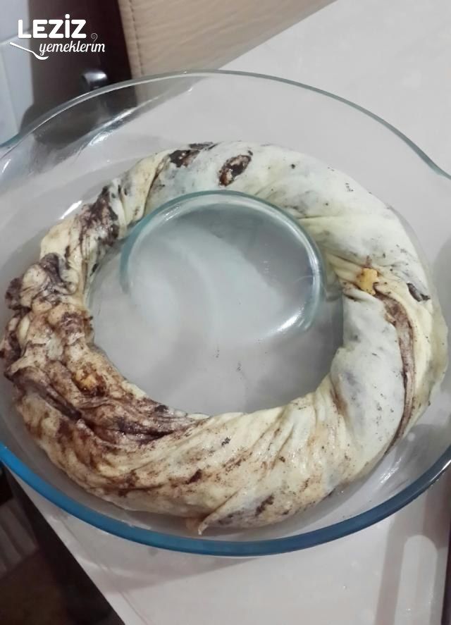 Kek Kalıbında Haşhaşlı Açma