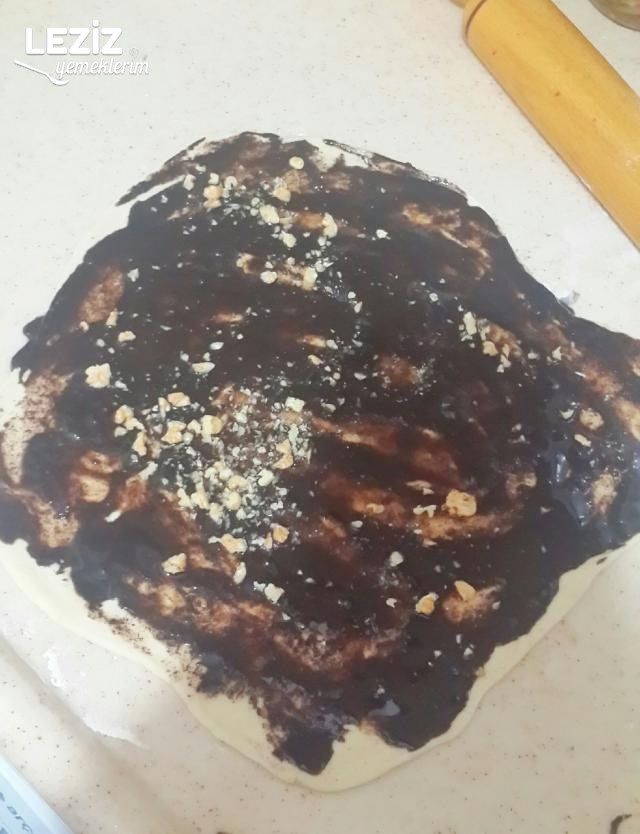 Kek Kalıbında Haşhaşlı Açma